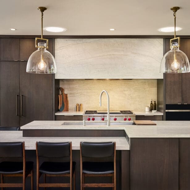Modern Kitchen with quartz backsplash